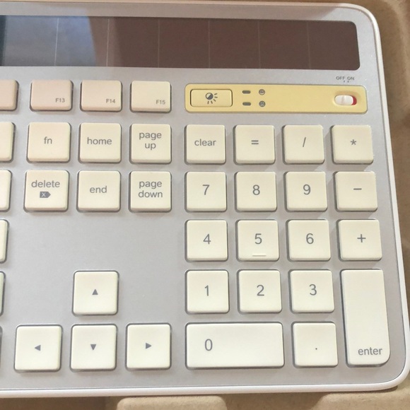 NIB [Logitech] Apple Mac SOLAR Wireless Keyboard K750 - See description! - Picture 5 of 13